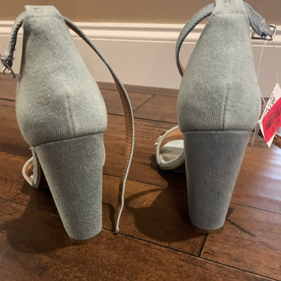 Women’s jean color heels - Picture 3 of 4